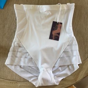 NEVER WORN SHAPEWEAR